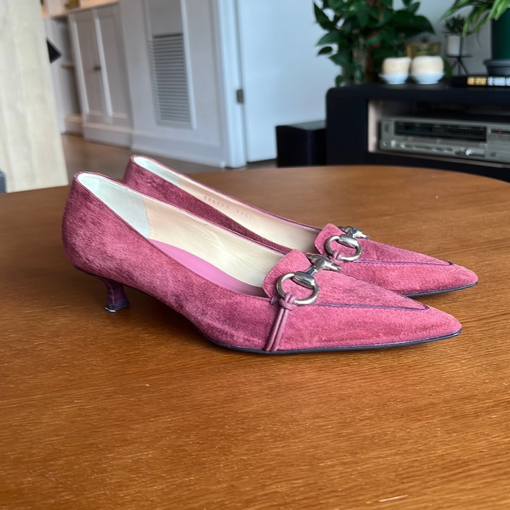 Gucci Kitten Heel Pointy Toe Pump w/Silver Horse bit Wine colour suede